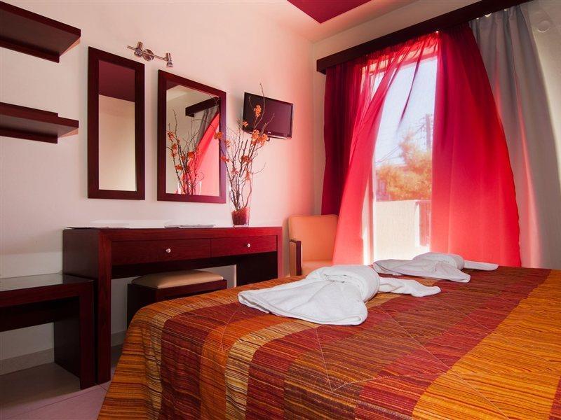 Canadian Hotel ลากานาส ภายนอก รูปภาพ